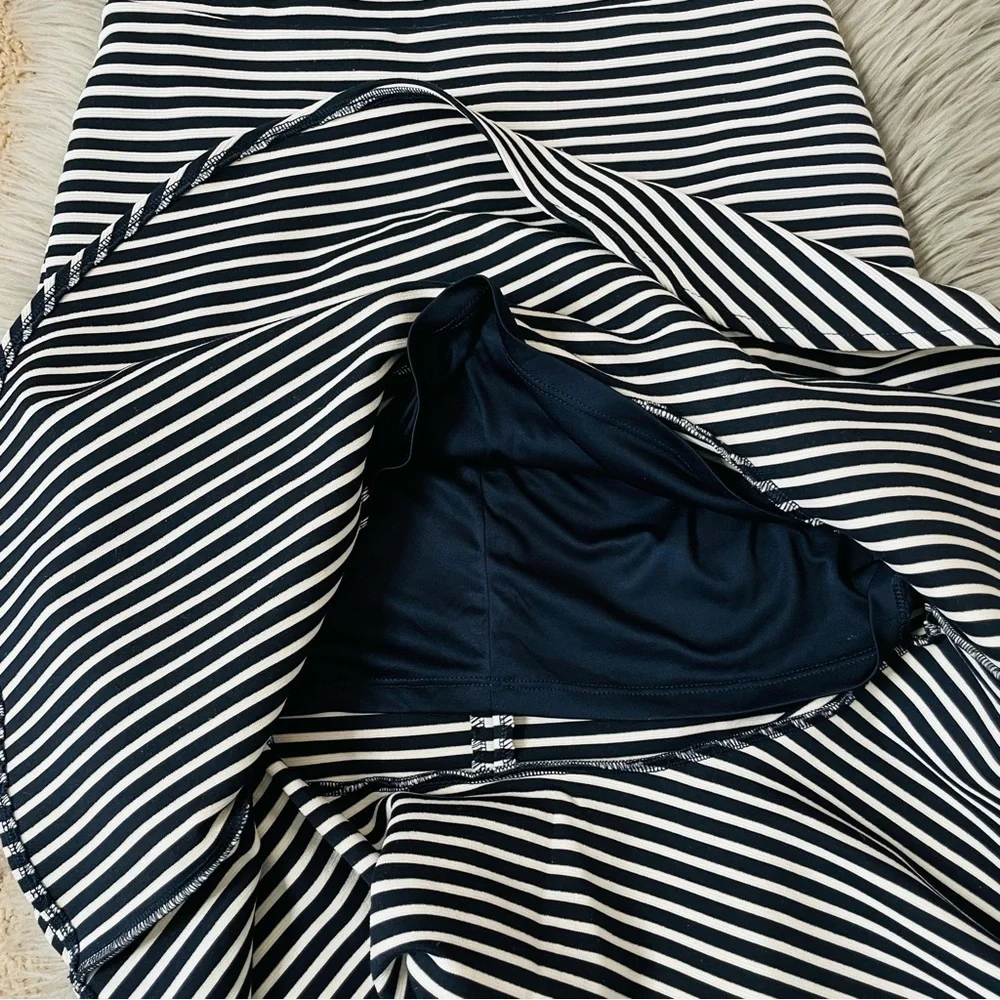 Banana republic black/white striped skirt